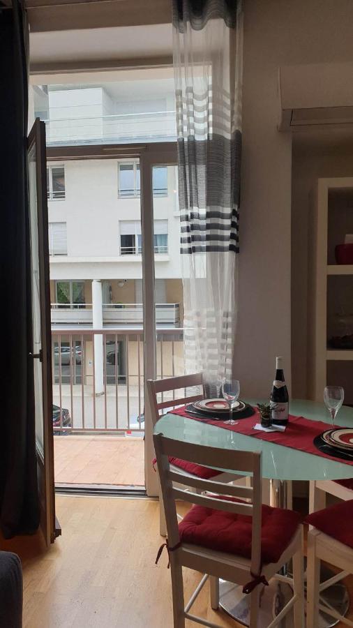 Hibiscus Apartment Annecy Esterno foto